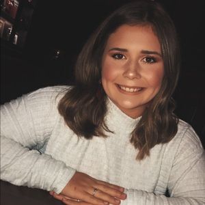 Meet your Posher, Mia